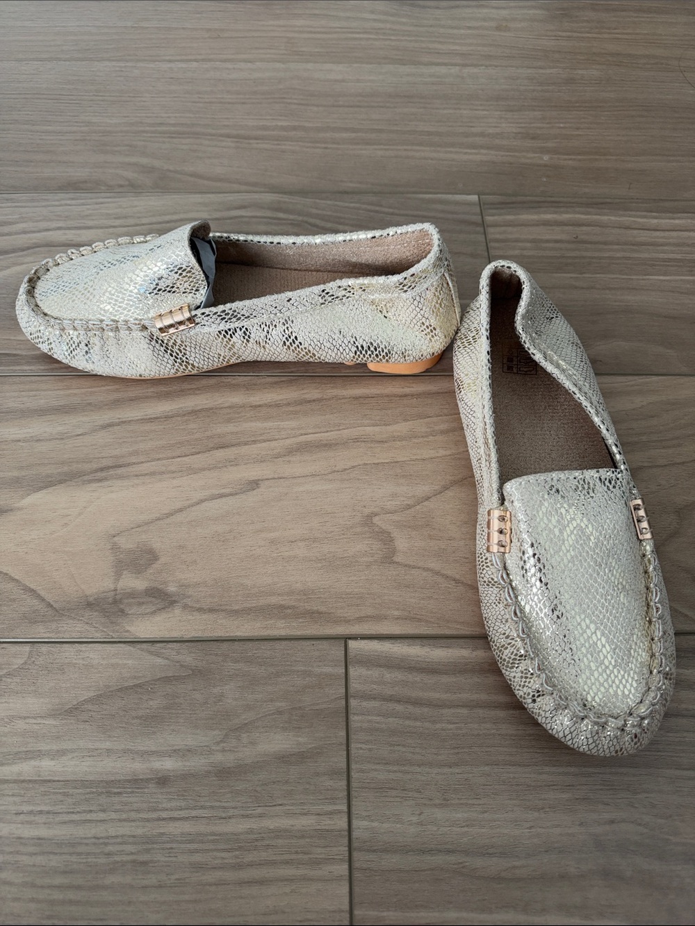 Women's Metallic Snake-Texture Loafers - Gold